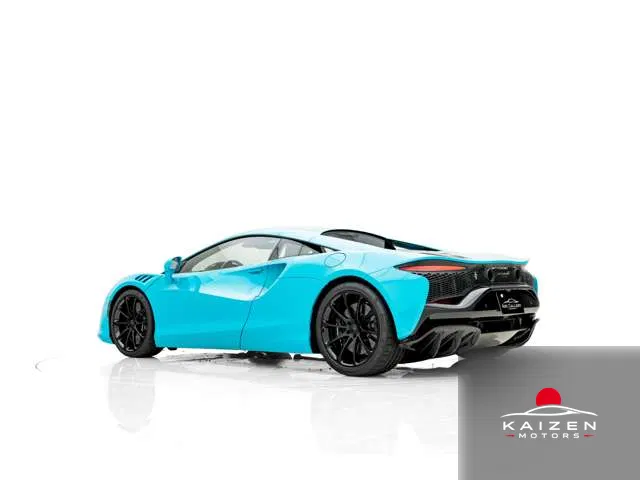 McLaren Artura 3.0 OP388 Cyan) 2025 — photo 1 sur 8