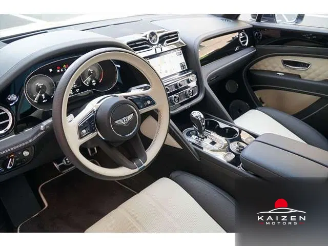 Bentley Bentayga S 4WD V8 S Dove Gray 2023 — photo 1 sur 8
