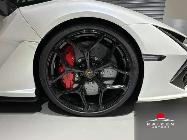 Lamborghini Revuelto 6.5 4WD Balloon White Altanero21 2025 — photo 1 sur 8