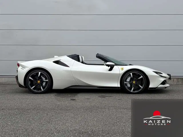 Ferrari SF90 Spider F1 DCT E4WD 2022 — photo 1 sur 8