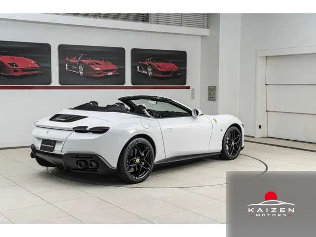 Ferrari Roma Spider F1 DCT Bianco Cervino Grigio Chiar 2025 — photo 1 sur 8