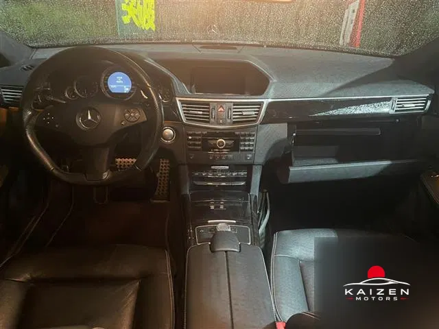 Mercedes-Benz Classe E E350 2009 — photo 1 sur 2