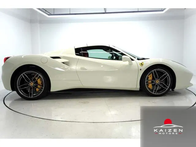 Ferrari 488 Spider F1 DCT 2018 — photo 1 sur 8