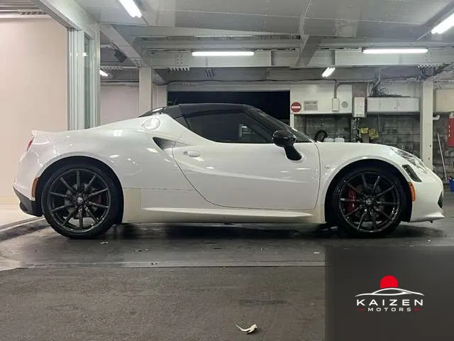 Alfa Romeo 4C Spider 107th Edition 2018 importée par Kaizen Motors