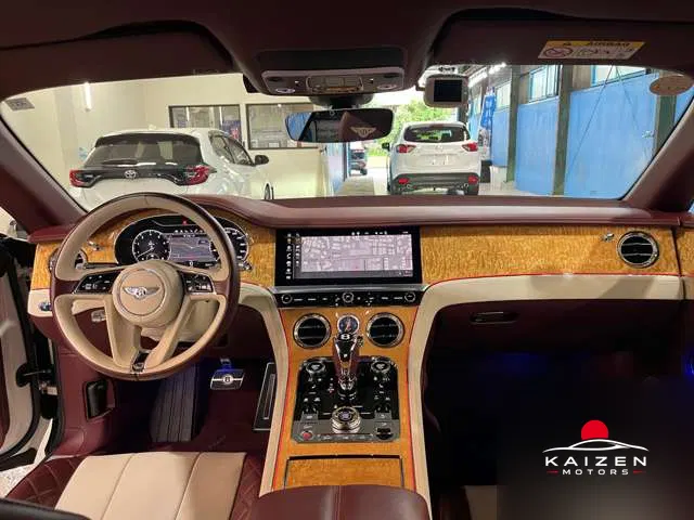 Bentley Continental GT V8 4WD 2020 — photo 1 sur 8