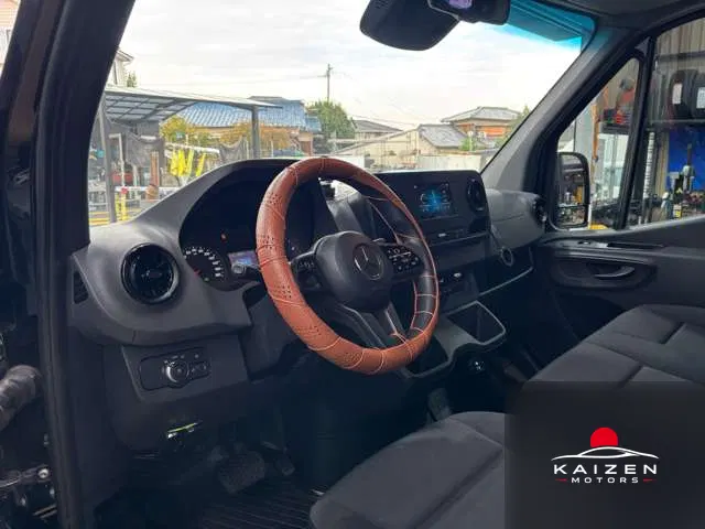 Mercedes-Benz Sprinter L2H2 2WD 316CDI Diesel Turbo Sprinter 2021 — photo 1 sur 8