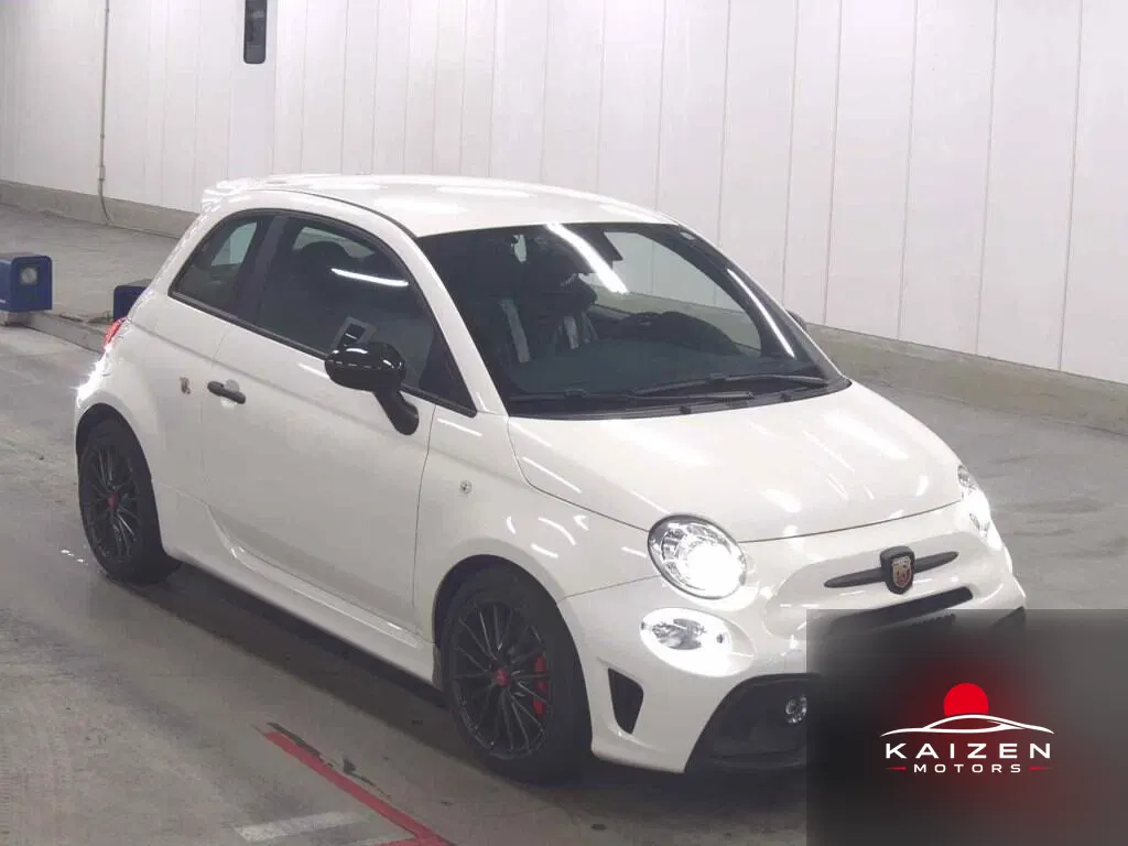 Abarth 695 Competizone Base Grade 2023 importée par Kaizen Motors