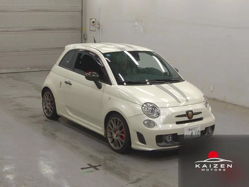 Abarth 695 Tributo Ferrari Tributo AL Giappone 2012 — photo 1 sur 6