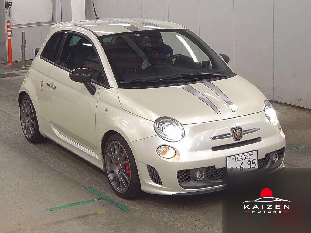 Abarth 695 Tributo Ferrari Tributo AL Giappone 2012 — photo 1 sur 6