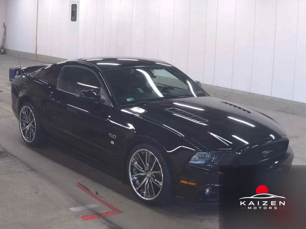 Ford Mustang V8 GT Premium 2013 — photo 1 sur 6