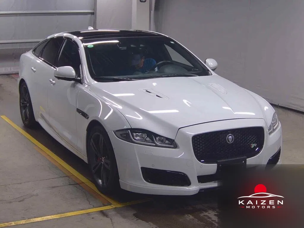 Jaguar XJ XJR 575 2020 — photo 1 sur 6