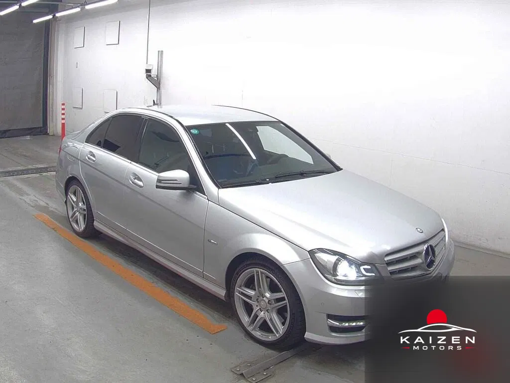 Mercedes-Benz Classe C C350 Blueefficiency Avantgarde 2011 — photo 1 sur 6