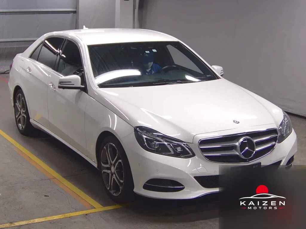 Mercedes-Benz Classe E E400 Hybrid Avantgarde 2014 — photo 1 sur 6
