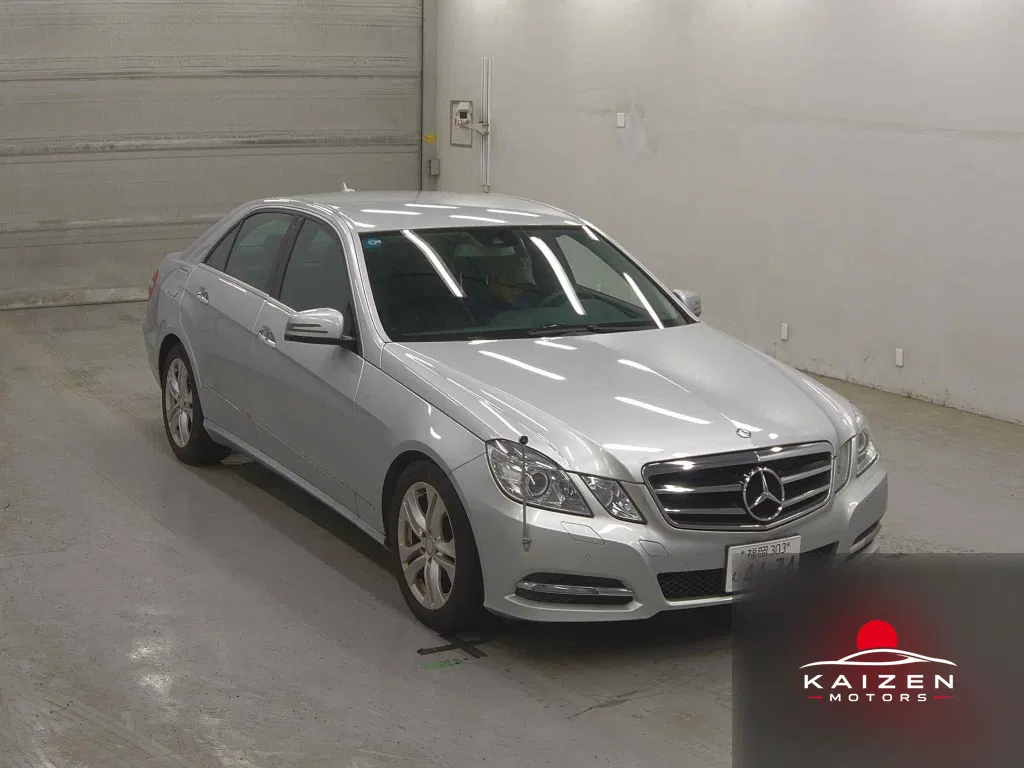 Mercedes-Benz Classe E E350 Avantgarde 2011 — photo 1 sur 6