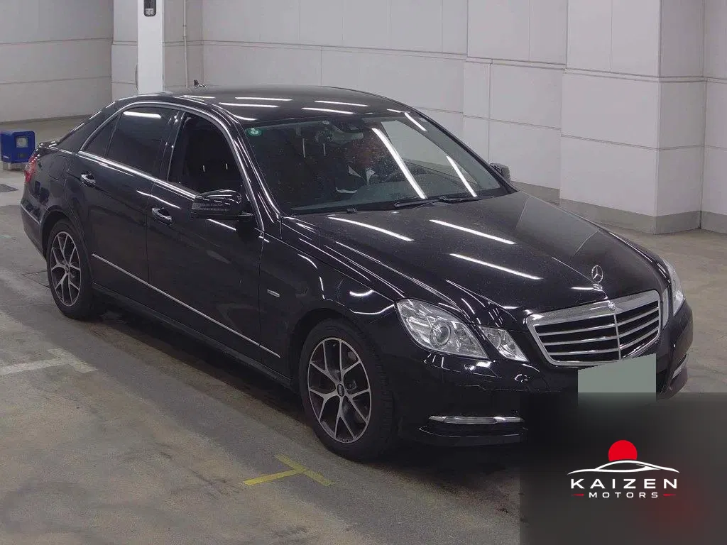 Mercedes-Benz Classe E E300 4MATIC Blueefficiency Avantgarde 2011 — photo 1 sur 6