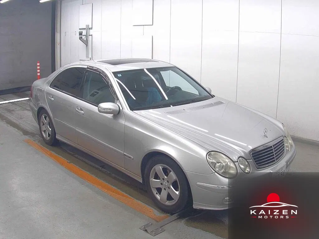 Mercedes-Benz Classe E E320 Avantgarde 2004 — photo 1 sur 6