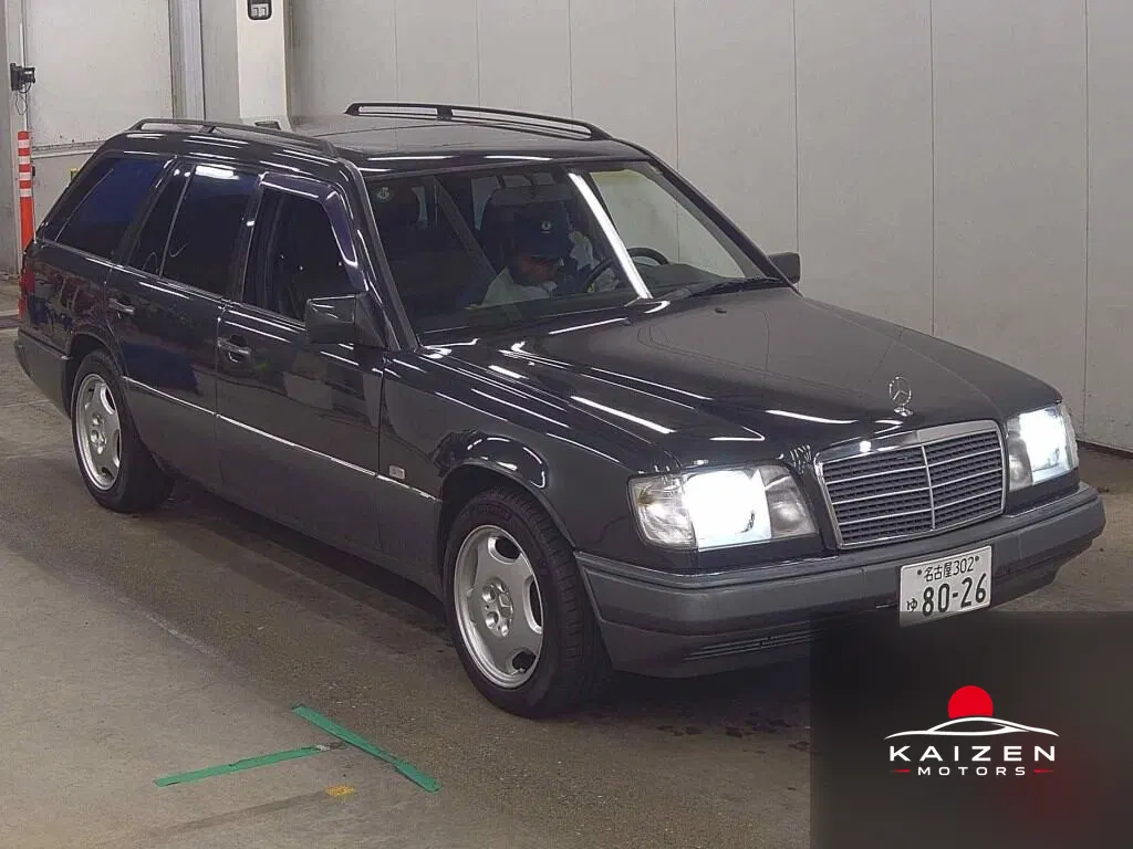 Mercedes-Benz Classe E E320 Break 1994 — photo 1 sur 15